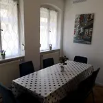 Stadthaus Am Dom Mit Terrasse Und Balkon 5 Schlafzimmer بيت للعطل بامبرج