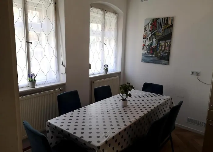 Stadthaus Am Dom Mit Terrasse Und Balkon בית נופש באמברג